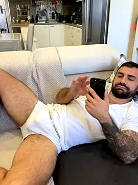 Snapshot of morfeoX chatting on 11.01.25 morfeoX online show from 11.01.25