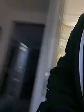 Snapshot of morfeoX chatting on 11.12.25 morfeoX online show from 11.12.25