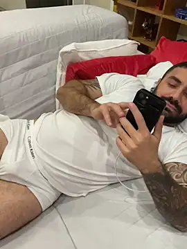 Snapshot of morfeoX chatting on 12.19.25 morfeoX online show from 12.19.25