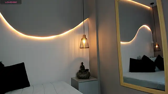 Snapshot of lucelly_15 chatting on 10.02.25 lucelly 15 online show from 10.02.25