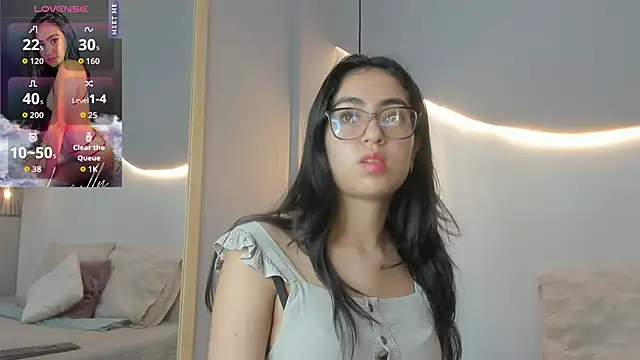 Snapshot of lucelly_15 chatting on 10.12.25 lucelly 15 online show from 10.12.25