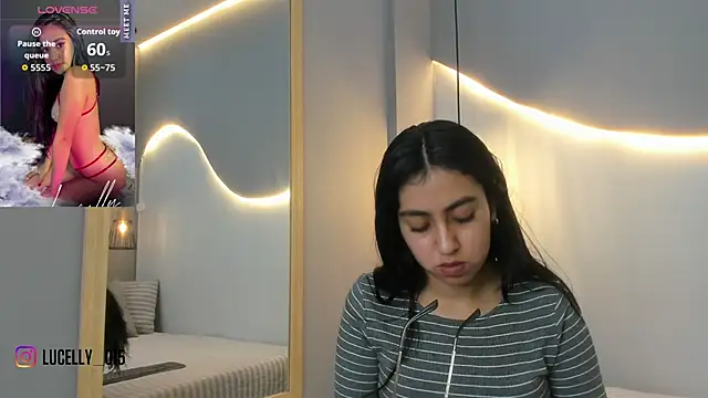 Snapshot of lucelly_15 chatting on 10.27.25 lucelly 15 online show from 10.27.25