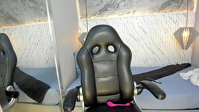 Snapshot of lucelly_15 chatting on 12.02.25 lucelly 15 online show from 12.02.25