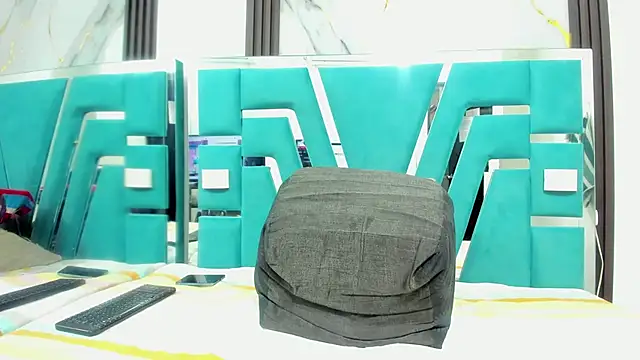 Snapshot of ebony_valentina chatting on 09.19.25 ebony valentina online show from 09.19.25