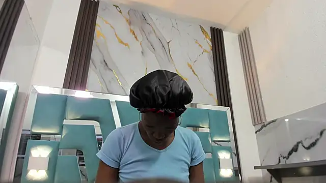 Snapshot of ebony_valentina chatting on 12.14.25 ebony valentina online show from 12.14.25