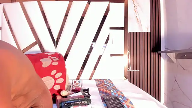 ebony valentina online show from 05.20.26