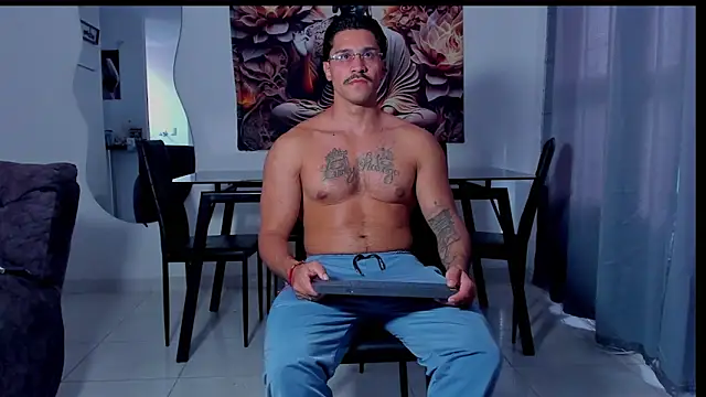 Valentino Dosantos  online show from 02.23.26