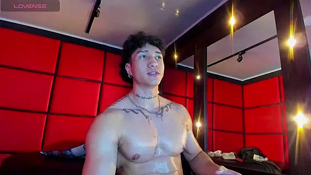 Snapshot of KaryBig3 chatting on 03.01.25 KaryBig3 online show from 03.01.25