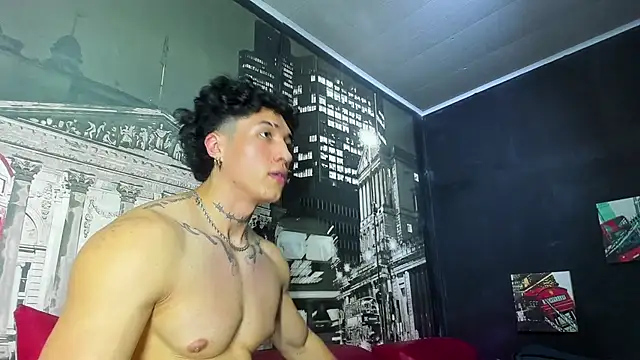 Snapshot of KaryBig3 chatting on 03.14.25 KaryBig3 online show from 03.14.25