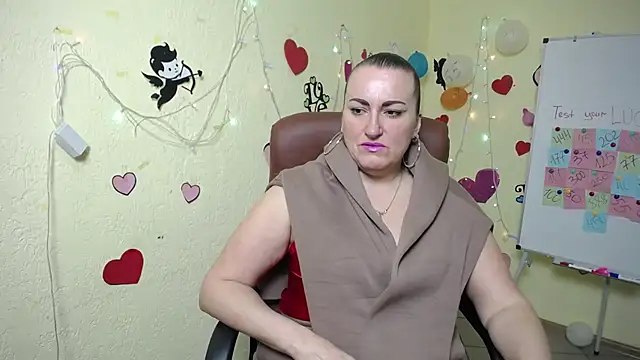 Snapshot of DianaMGG chatting on 03.01.25 DianaMGG online show from 03.01.25