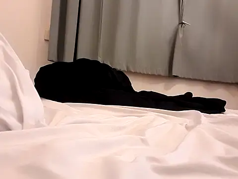 Snapshot of MystiqueRider chatting on 10.11.25 MystiqueRider online show from 10.11.25