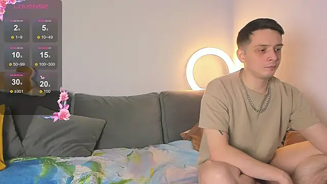 Snapshot of OnePunchGirl chatting on 09.28.25 OnePunchGirl online show from 09.28.25