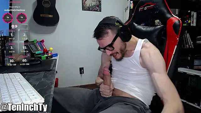 Snapshot of teninchty chatting on 02.25.26 teninchty online show from 02.25.26