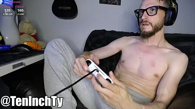 Snapshot of teninchty chatting on 07.16.26 teninchty online show from 07.16.26