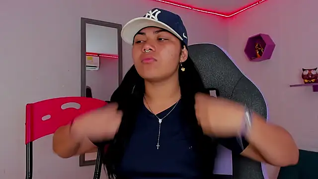 Snapshot of melany_rouse18 chatting on 10.01.25 melany rouse18 online show from 10.01.25