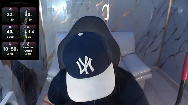 Snapshot of melany_rouse18 chatting on 11.26.25 melany rouse18 online show from 11.26.25