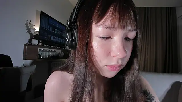 Snapshot of Sindy_Juxx chatting on 04.14.26 Sindy Juxx online show from 04.14.26