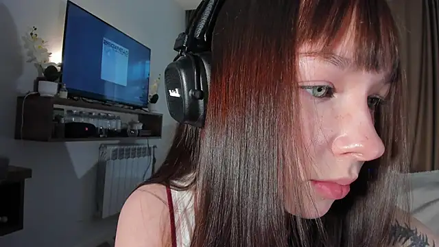 Snapshot of Sindy_Juxx chatting on 04.18.26 Sindy Juxx online show from 04.18.26