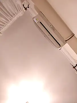 Snapshot of Loly2025 chatting on 09.20.25 Loly2025 online show from 09.20.25