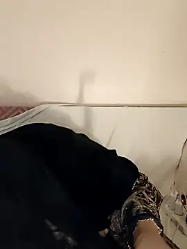 Snapshot of Loly2025 chatting on 11.13.25 Loly2025 online show from 11.13.25