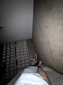 DerechteJunge online show from 02.24.25