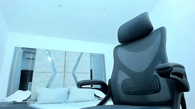 Snapshot of JacobRoberts1 chatting on 02.14.25 JacobRoberts1 online show from 02.14.25