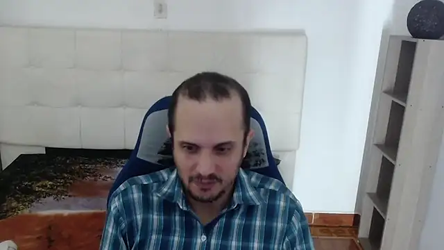 Snapshot of JhonTorres018 chatting on 11.21.25 JhonTorres018 online show from 11.21.25