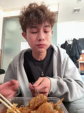 Snapshot of QR666dkk chatting on 03.10.25 QR666dkk online show from 03.10.25