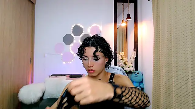 Snapshot of nilam_valker chatting on 03.16.25 nilam valker online show from 03.16.25