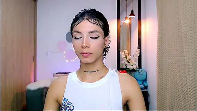 Snapshot of nilam_valker chatting on 03.21.25 nilam valker online show from 03.21.25