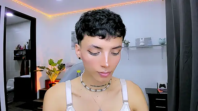 Snapshot of nilam_valker chatting on 09.19.25 nilam valker online show from 09.19.25