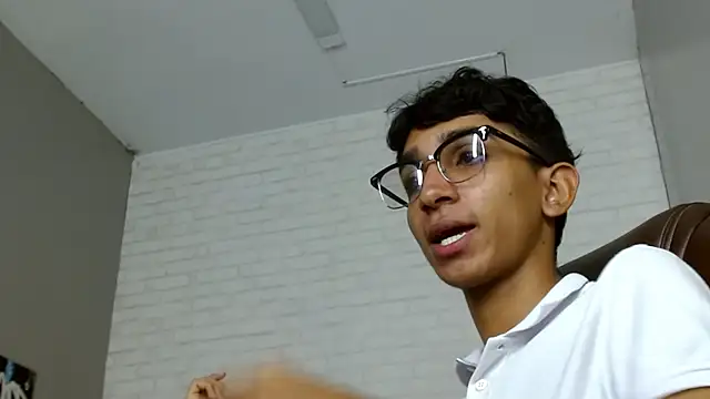 Snapshot of Martin_Linares chatting on 03.01.25 Martin Linares online show from 03.01.25