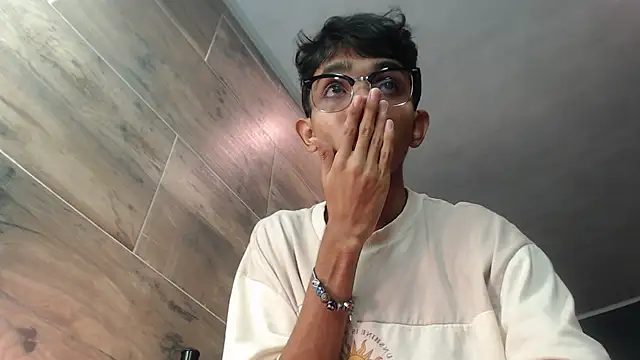 Snapshot of Martin_Linares chatting on 03.08.25 Martin Linares online show from 03.08.25