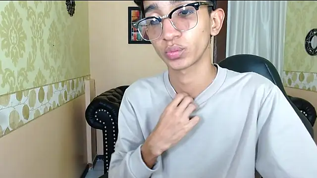 Snapshot of Martin_Linares chatting on 03.18.25 Martin Linares online show from 03.18.25