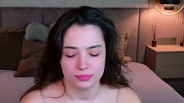 Snapshot of Alice_Deleon chatting on 09.24.25 Alice Deleon online show from 09.24.25