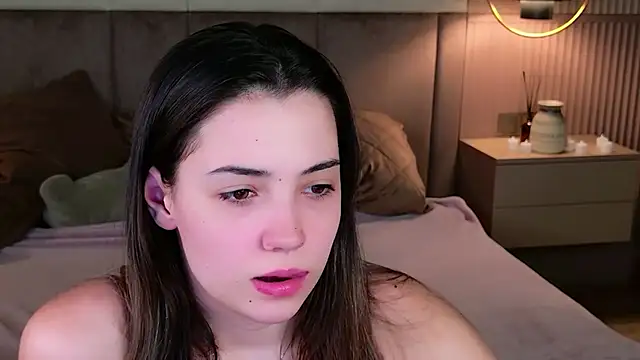 Snapshot of Alice_Deleon chatting on 11.09.25 Alice Deleon online show from 11.09.25