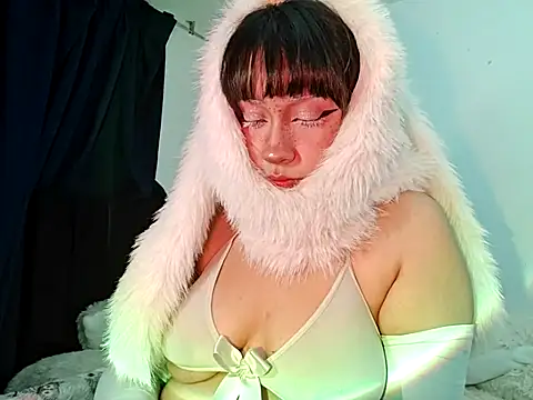 Snapshot of blue_katt chatting on 03.11.25 blue katt online show from 03.11.25