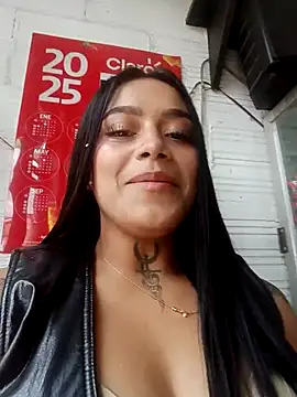 Snapshot of Emily_sharlot chatting on 02.22.25 Emily sharlot online show from 02.22.25