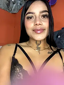 Snapshot of Emily_sharlot chatting on 11.26.25 Emily sharlot online show from 11.26.25