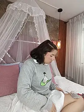 EmmaSulivan online show from 02.19.25