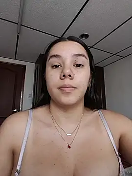 Snapshot of EmmaSulivan chatting on 07.16.26 EmmaSulivan online show from 07.16.26