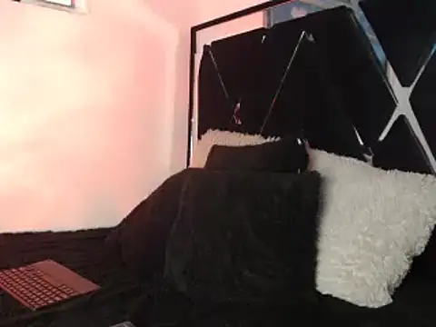 Smith boy 25 online show from 03.06.25