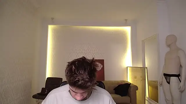 Snapshot of MaxKaiden chatting on 02.25.25 MaxKaiden online show from 02.25.25