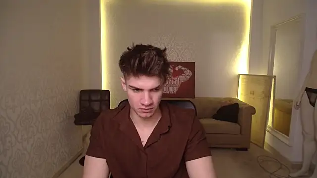 Snapshot of MaxKaiden chatting on 02.28.25 MaxKaiden online show from 02.28.25