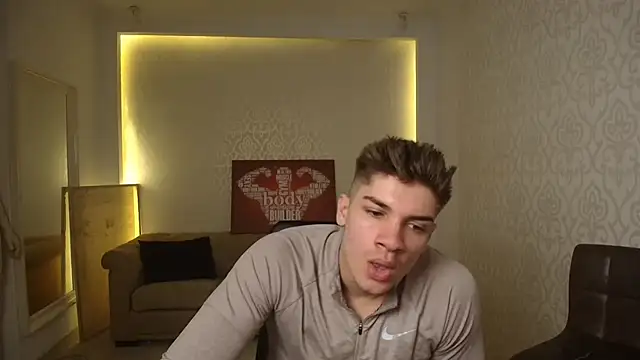 Snapshot of MaxKaiden chatting on 03.12.25 MaxKaiden online show from 03.12.25