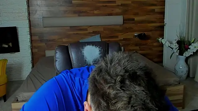 MaxKaiden online show from 03.31.26