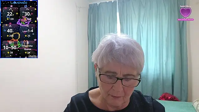 Sandra Snowflake online show from 10.05.25