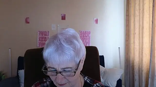 Sandra Snowflake online show from 05.13.26