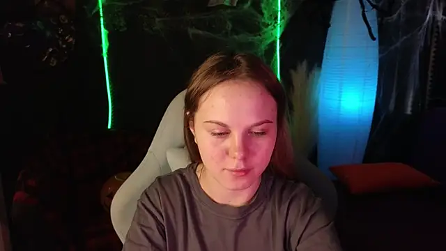 Snapshot of Dyna_bae chatting on 10.25.25 Dyna bae online show from 10.25.25