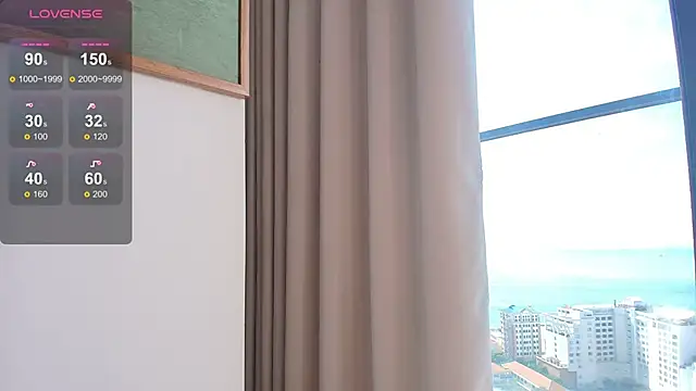 Snapshot of minamoons chatting on 10.03.25 minamoons online show from 10.03.25